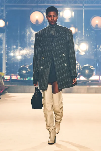 Look 24